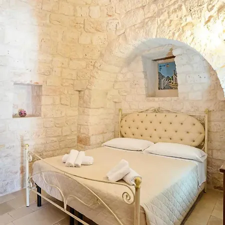 Trullo Mandorlo Martina Franca
