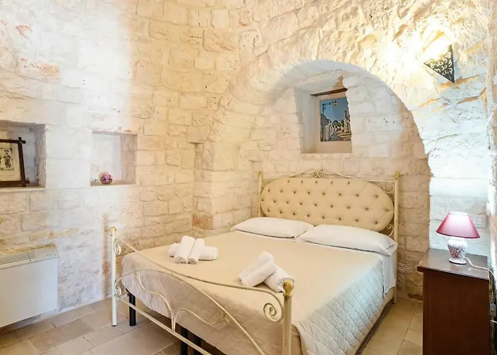 Trullo Mandorlo *