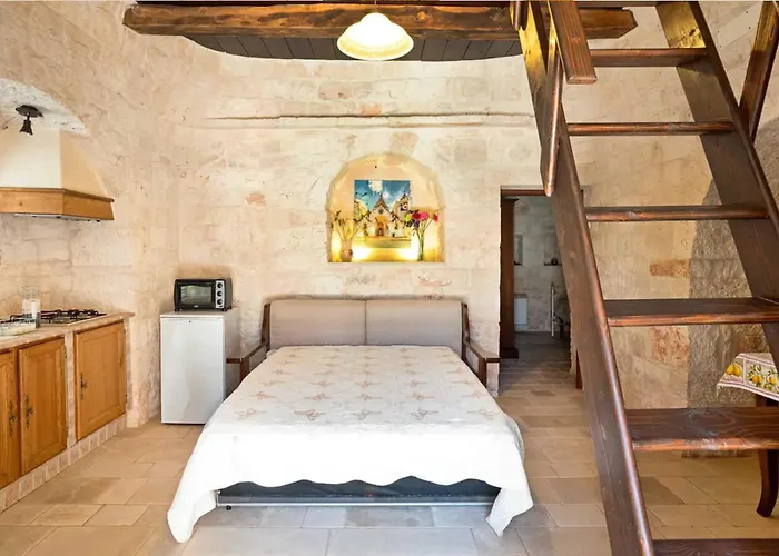 Trullo Mandorlo * مارتينا فرانكا