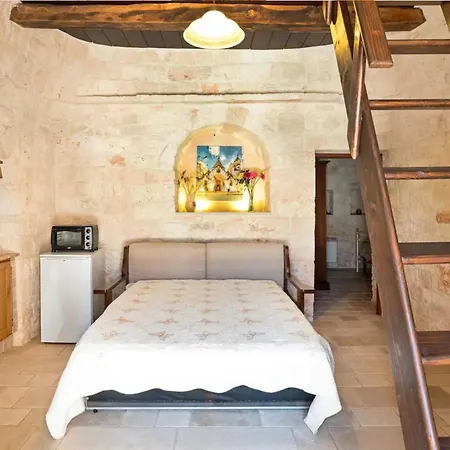 Trullo Mandorlo * מרטינה פרנקה