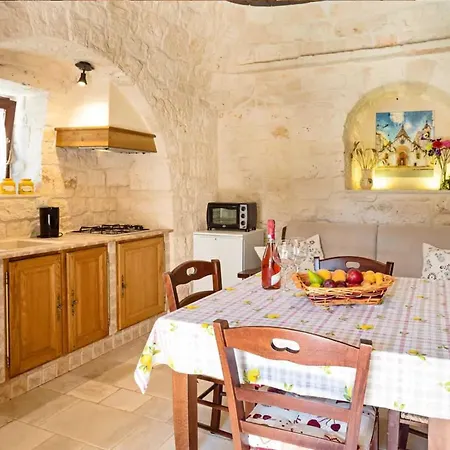 בית נופש Trullo Mandorlo *