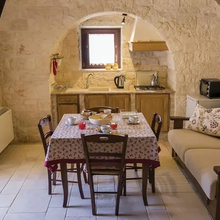 Trullo Mandorlo Martina Franca