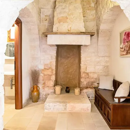 Holiday home Trullo Mandorlo *